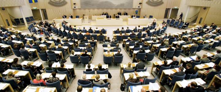 Att den moderatledda alliansregeringen inte längre har egen majoritet borde inte vara en nyhet, trots det så har den den samlade borgerligheten haft väldigt svårt att acceptera detta faktum. Från...